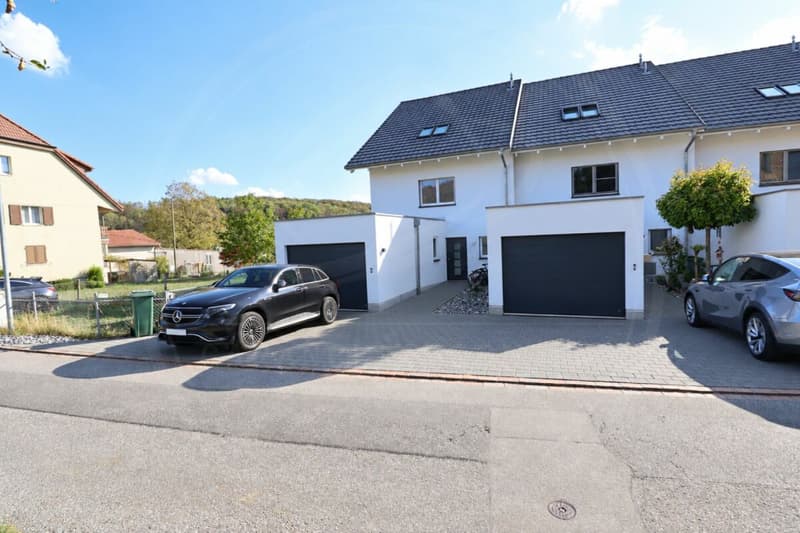 Modernes 6½-Zimmer-Reiheneinfamilienhaus mit Ausblick ins Grüne (11)