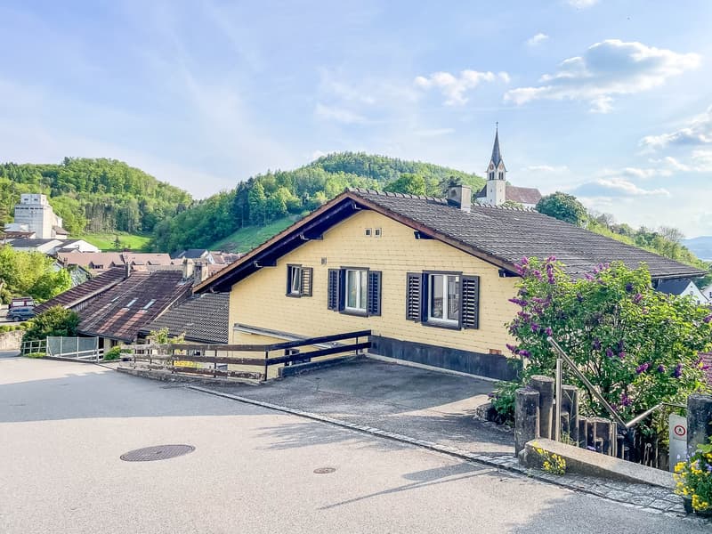 Casa unifamiliare con vista panoramica e potenziale in posizione ideale (10)