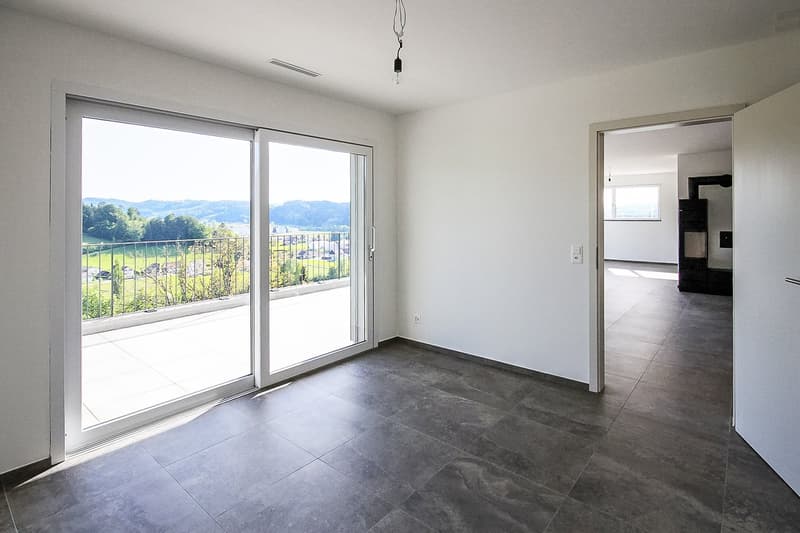 Dreamy 4.5-room apartment with a wonderful view and many parking spaces (5)