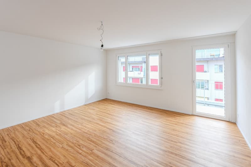 Erstbezug nach Sanierung: angebautes Einfamilienhaus mit 6.5 Zimmern und grosser Garage (10)