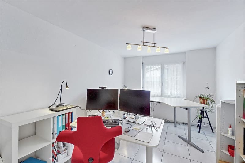 Appartement 5½ pièces, ascenseur, place de parking souterrain incluse, vue sur le lac, balcon vitré, grande cuisine (12)