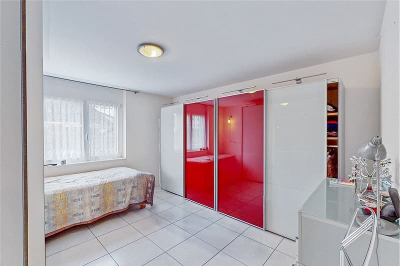 Appartement 5½ pièces, ascenseur, place de parking souterrain incluse, vue sur le lac, balcon vitré, grande cuisine (13)