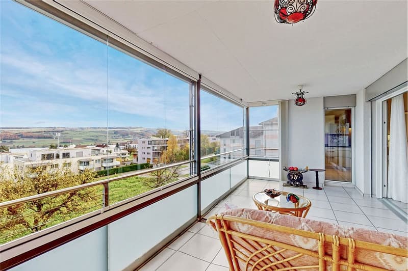 Appartement 5½ pièces, ascenseur, place de parking souterrain incluse, vue sur le lac, balcon vitré, grande cuisine (6)