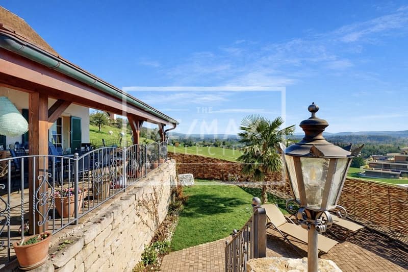 Casa di campagna 6.5++ vani, 210 m² di spazio abitativo, giardino a terrazza, piscina, pergola, 760 m² di terreno, vista panoramica (5)