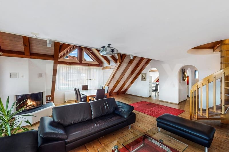 Maisonnette en mansarde de 4,5 pièces, NWF 135 m², 2 balcons avec vue, 3 WC, 2 places de parking en garage, 2 caves, près de l'hôpital (6)