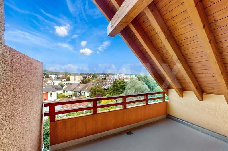 Maisonnette en mansarde de 4,5 pièces, NWF 135 m², 2 balcons avec vue, 3 WC, 2 places de parking en garage, 2 caves, près de l'hôpital (5)