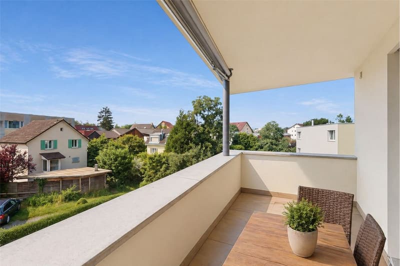 3.5 room apartment with 97.5 m², elevator, near public transport, shopping, school and nature, good condition (7)