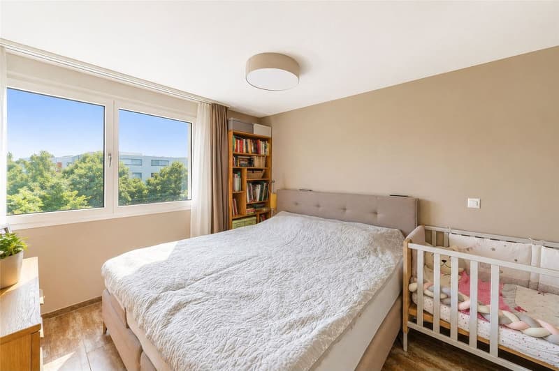 3.5 room apartment with 97.5 m², elevator, near public transport, shopping, school and nature, good condition (5)