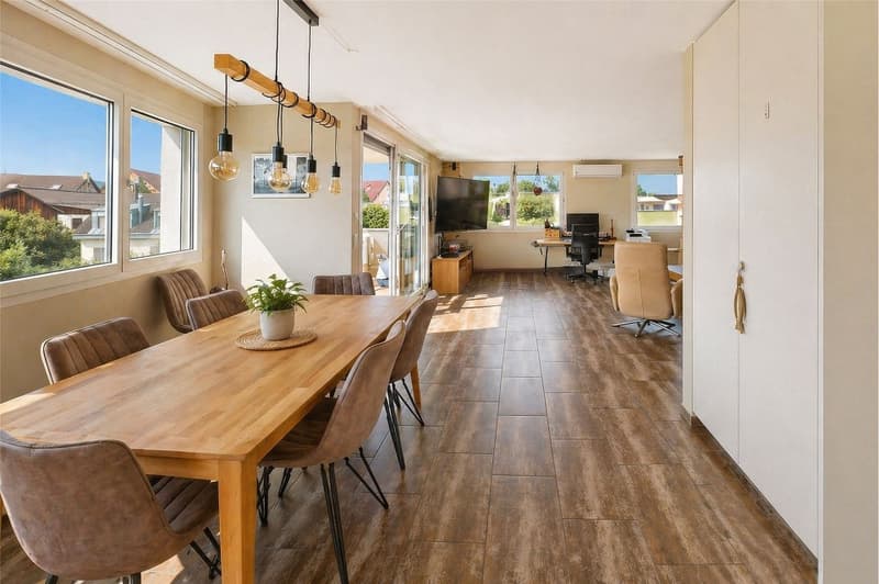 3.5 room apartment with 97.5 m², elevator, near public transport, shopping, school and nature, good condition (11)