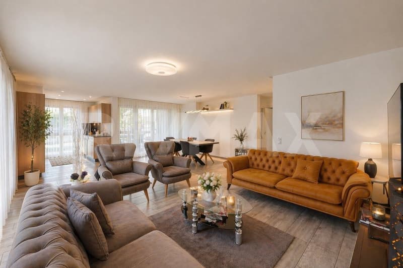 Central location - just a few steps to shopping, public transport, and school, etc. (2)