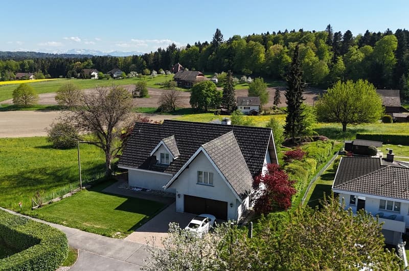 Characterful 8-room single-family house with unobstructable views, proximity to the forest, cul-de-sac, photovoltaic system (2)