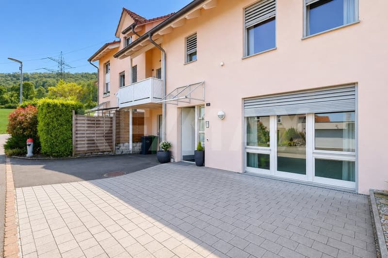 Spacious 6.5-room semi-detached house in an idyllic forest edge location (8)