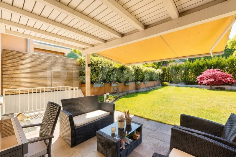 Spacious 6.5-room semi-detached house in an idyllic forest edge location (3)