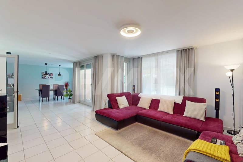 Spacious 6.5-room semi-detached house in an idyllic forest edge location (4)