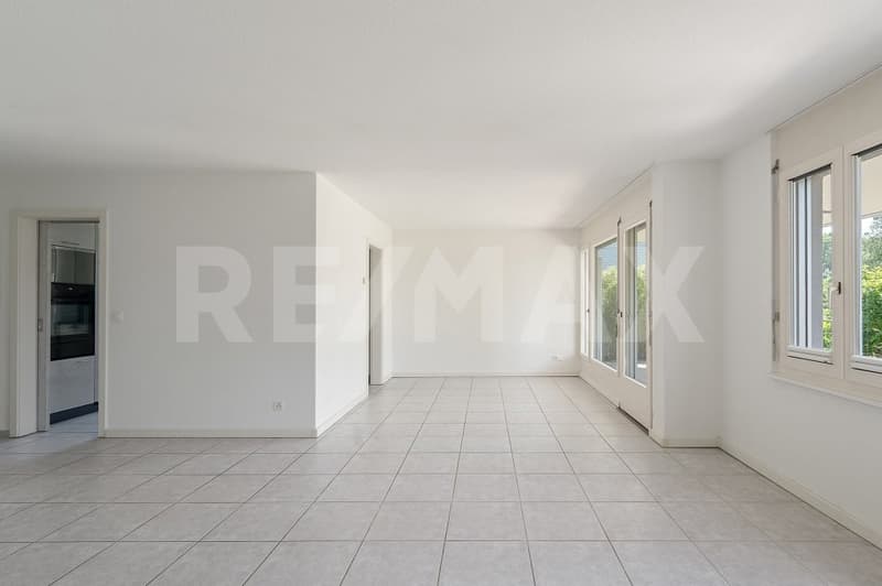 Appartement de jardin moderne 4.5 pièces avec grand jardin, salle de loisirs séparée et 2 places de parking souterraines à Niedergösgen (2)