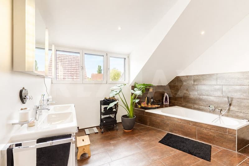10 minutes from the train station | Family paradise to fall in love with Modern living with plenty of space and privacy (6)