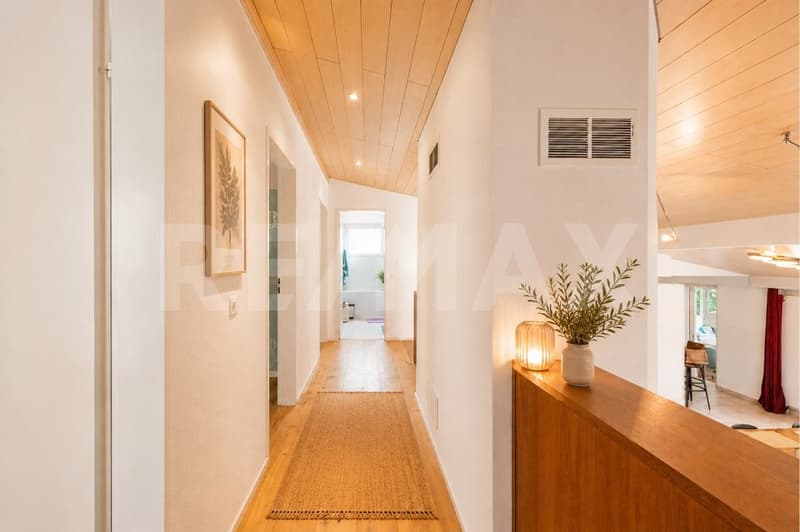 Familienglück in begehrter Wohnlage Charmantes 5.5-Zimmer-Einfamilienhaus mit sonnigem Garten (2)