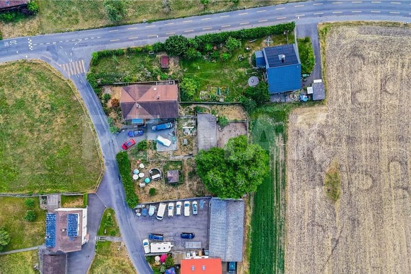Terreno edificabile spazioso con potenziale di sviluppo attraente (8)
