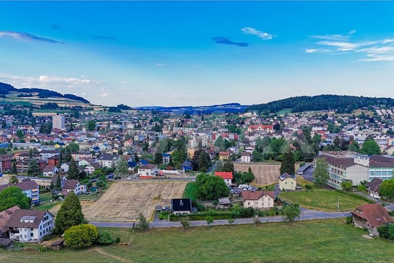 Terreno edificabile spazioso con potenziale di sviluppo attraente (2)