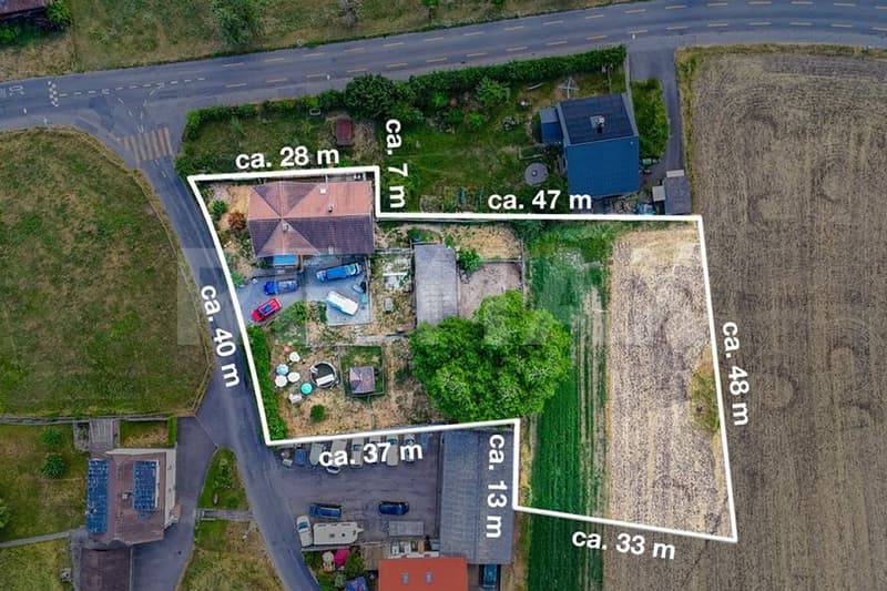 Terreno edificabile spazioso con potenziale di sviluppo attraente (1)