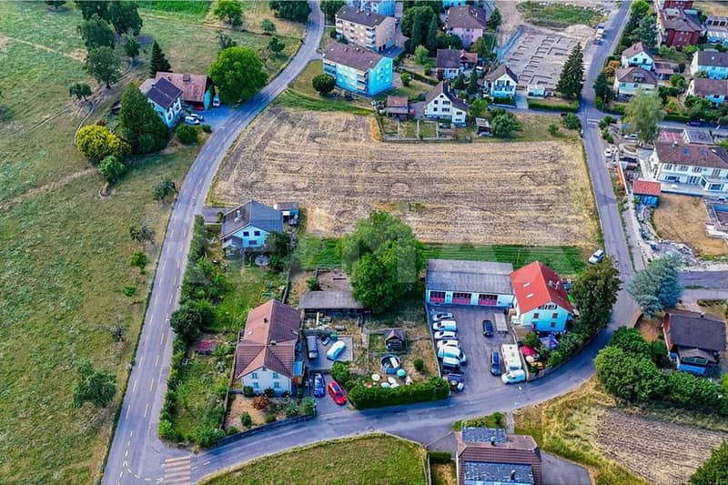 Terreno edificabile spazioso con potenziale di sviluppo attraente (5)