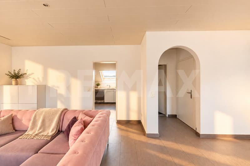 Charmante 3.5-Zimmer-Dachwohnung mit Cheminée und Balkon in Kölliken (7)
