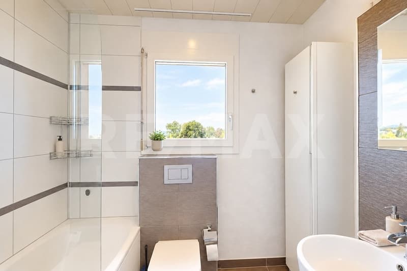 Charmante 3.5-Zimmer-Dachwohnung mit Cheminée und Balkon in Kölliken (8)