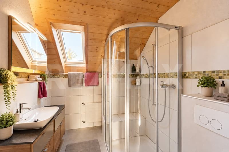 Familienfreundliches 6.5-Zimmer-Haus mit viel Platz, grossem Garten und Weitsicht (7)