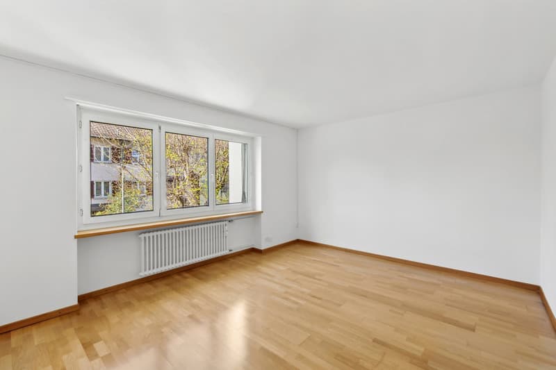 Zentrale Lage mit Aussicht: 4 ½ - Zimmer-Eigentumswohnung in Riehen (2)