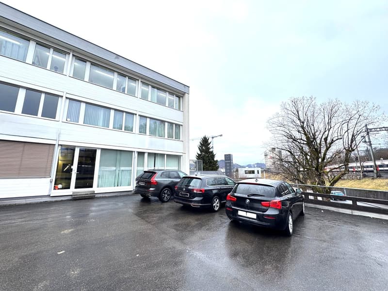 DAMMPARK: Vollausgebaute Bürofläche beim Bahnhof Frick (3)