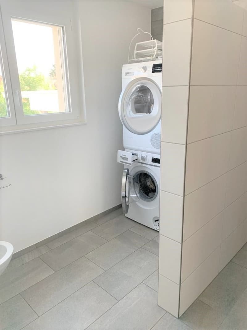 VOTRE NOUVEAU FOYER : Appartement moderne 3.5 pièces dans un endroit ensoleillé et calme (5)