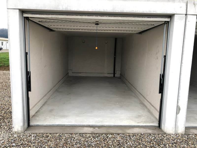 Single garage for rent (3)