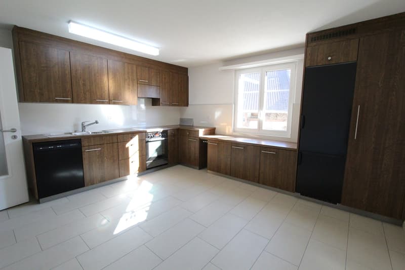 MOLTO SPAZIO NELLA TUA NUOVA CASA - Appartamento spazioso di 4,5 locali in affitto. (6)