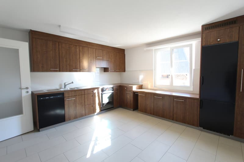 MOLTO SPAZIO NELLA TUA NUOVA CASA - Appartamento spazioso di 4,5 locali in affitto. (5)