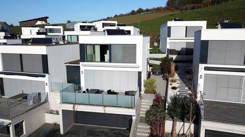 SOGNO: Casa unifamiliare moderna con vista sul verde (2)