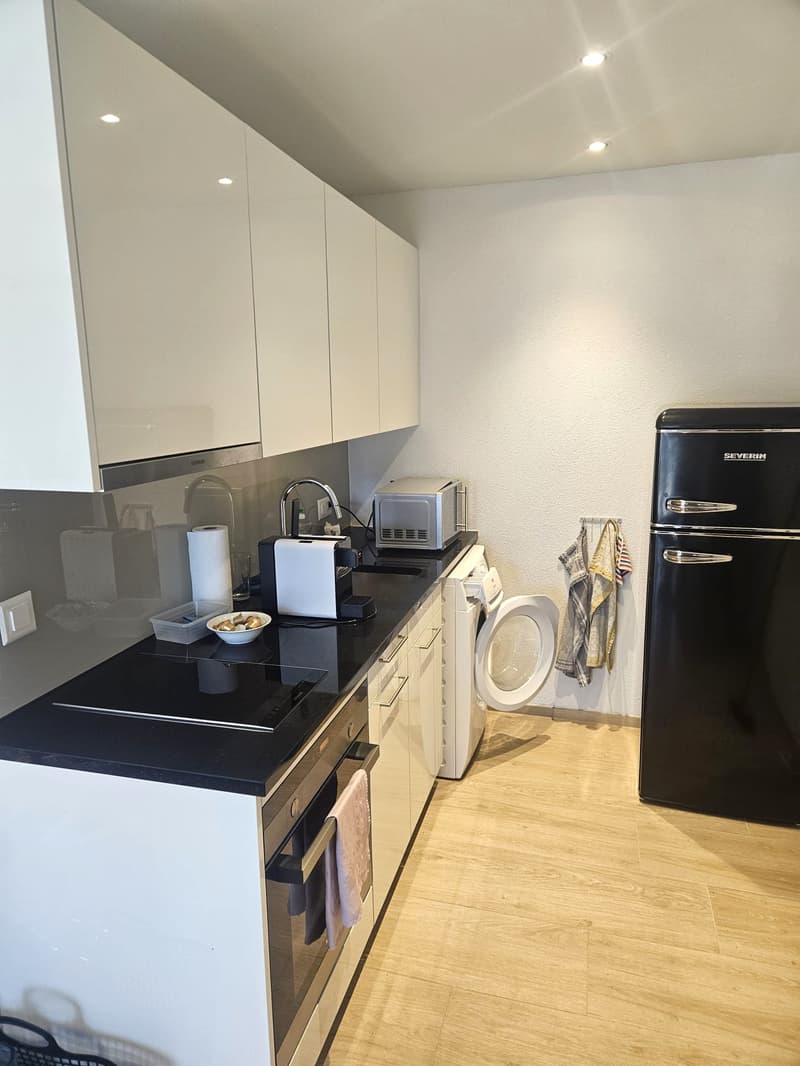 IHR NEUES ZUHAUSE: Moderne 1.5-Zimmerwohnung mit Sitzplatz (3)