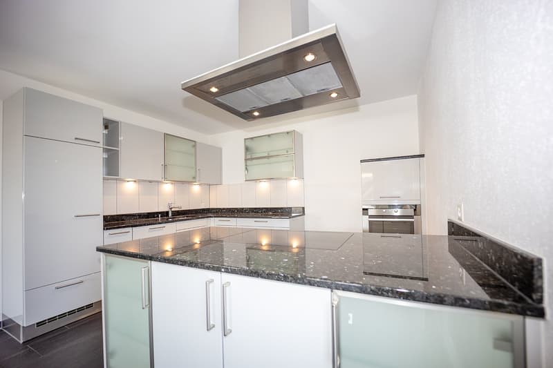 Attractive 4.5-room owner-occupied apartment with large sun balcony (12)