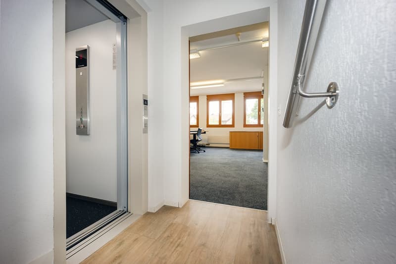 Espaces commerciaux et de bureaux multifonctionnels attractifs avec infrastructure de haute qualité (5)