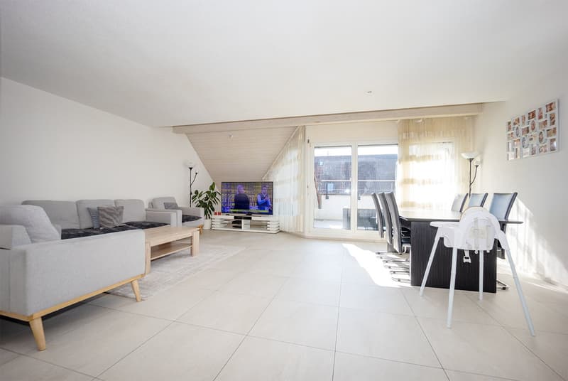 Attraktive 5,5-Zimmer-Dach-Maisonette-Eigentumswohnung in Mellingen (2)