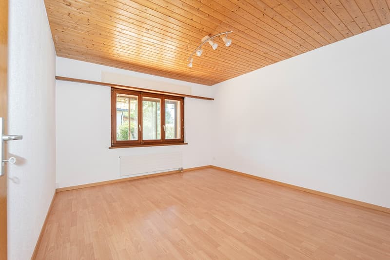 Freistehendes 5,5-Zimmer-Einfamilienhaus mit Wintergarten und attraktivem Grundstück (12)