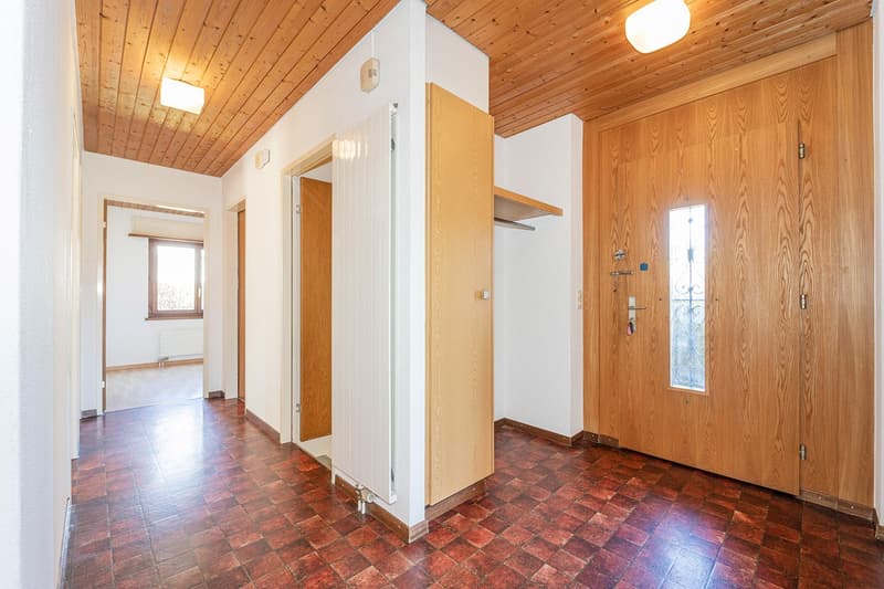 Freistehendes 5,5-Zimmer-Einfamilienhaus mit Wintergarten und attraktivem Grundstück (5)
