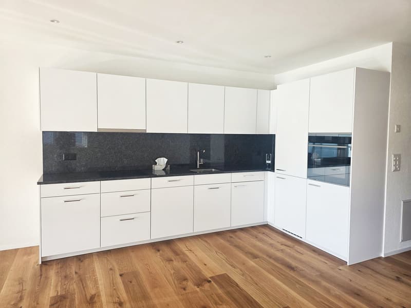 Neubau in Eiken - wunderschöne helle Wohnung inkl. Garage und Parkplatz (2)