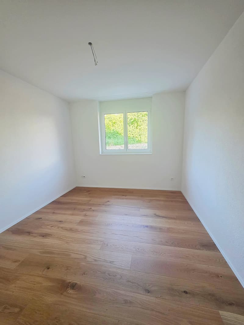 Neubau in Eiken - wunderschöne helle Wohnung inkl. Garage und Parkplatz (7)