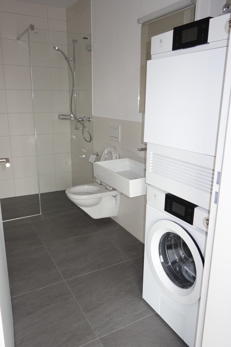 WC/ Dusche mit Waschmaschine