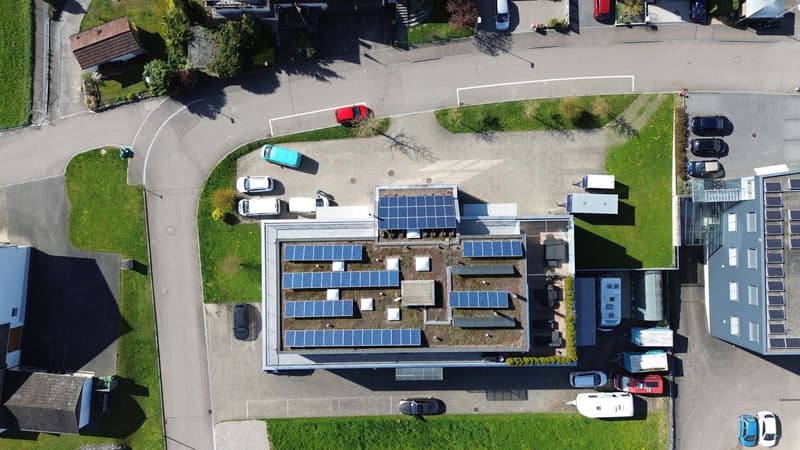 Commercial property with office, storage/production and parking hall (3)