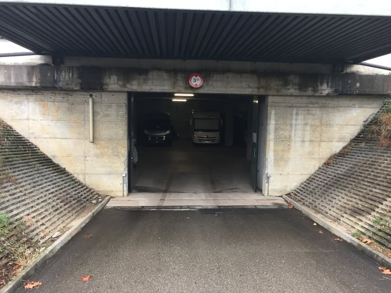 Parking space for your motorhome (2)