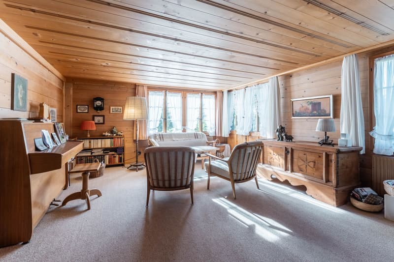 Ländliches 2.5-Zimmer Einfamilienhaus in mitten der Natur, Grund bei Gstaad (2)