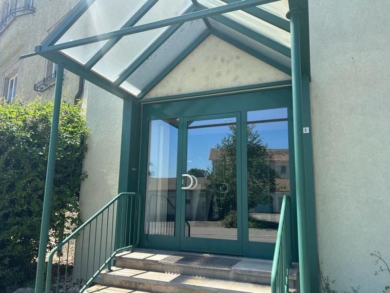 200m2 large office space for rent (2)