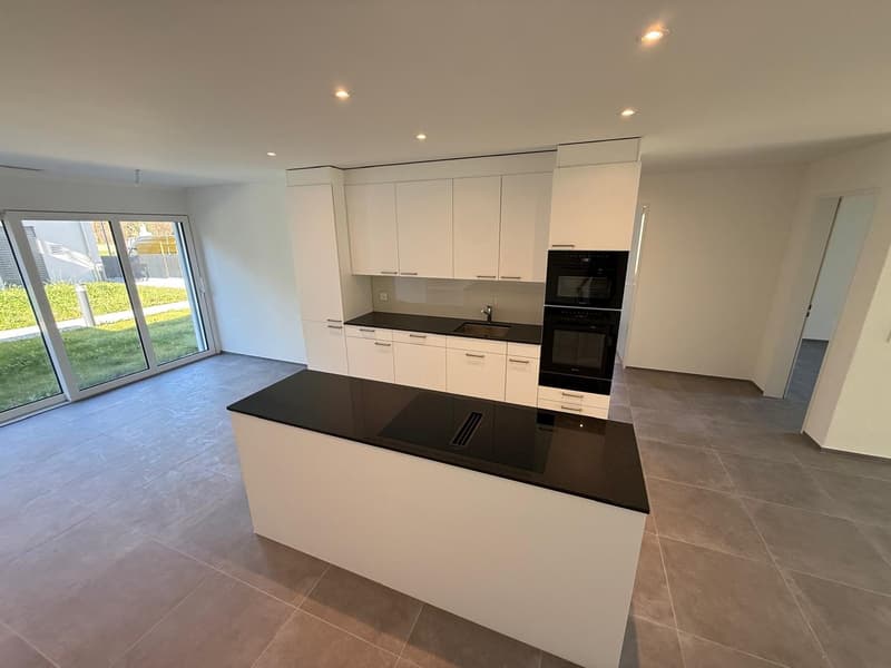 Beaux appartements abordables de 3,5 pièces au rez-de-chaussée à louer (2)