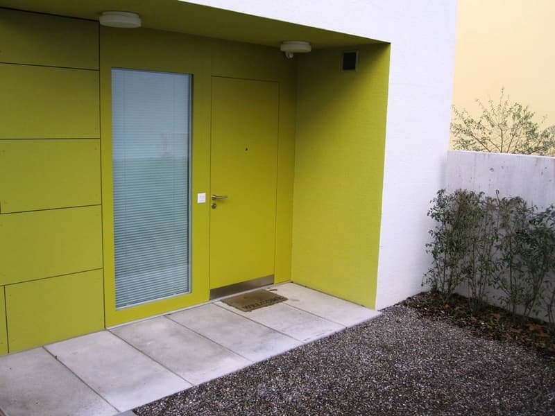 Moderne 3.5-Zimmerwohnung mit privatem Innenhof, Tiefgaragenplatz inklusive und Top-Ausstattung im Zelgweg (11)